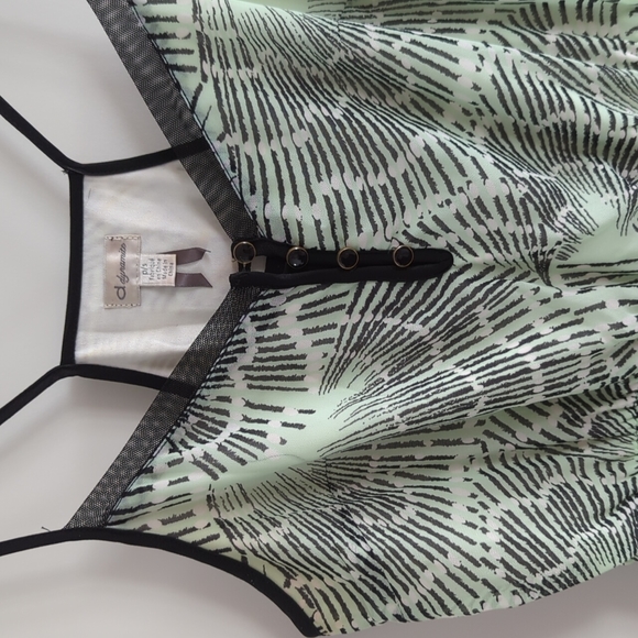 Dynamite green print dress small - Picture 2 of 6